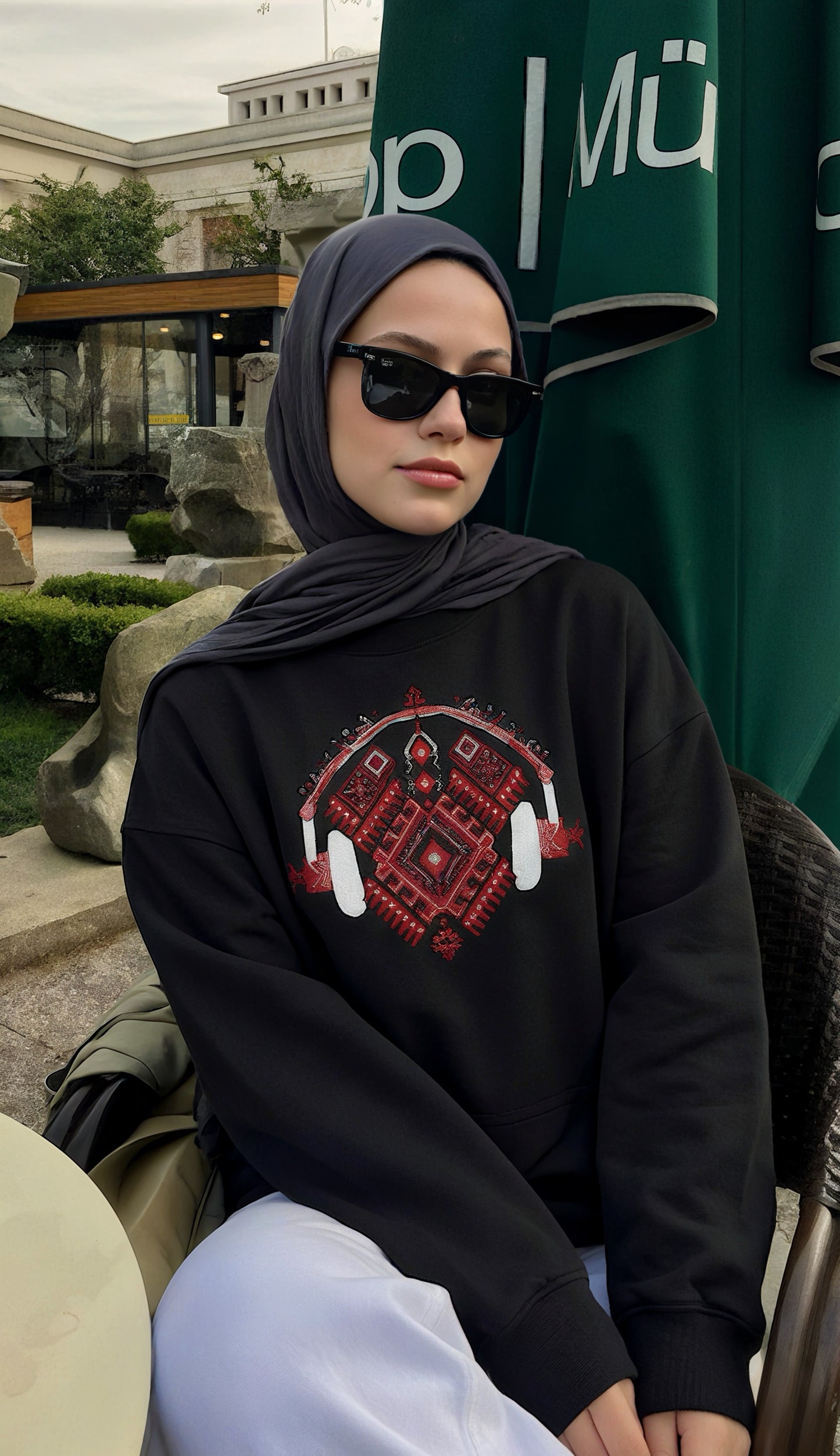Siwa Embroidered Sweatshirt